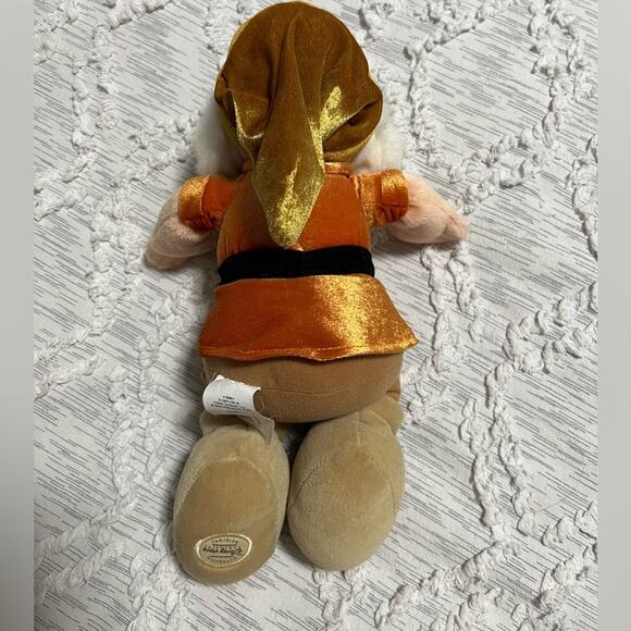 Disney Store Exclusive Doc Plush Snow White and the Seven Dwarfs - Picture 3 of 6